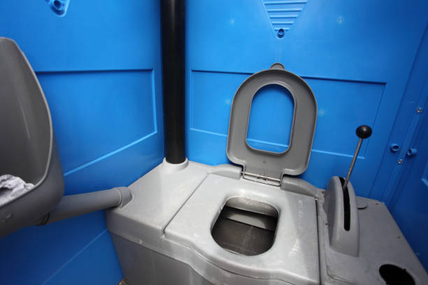 Best Construction site porta potty rental  in Beloit, KS